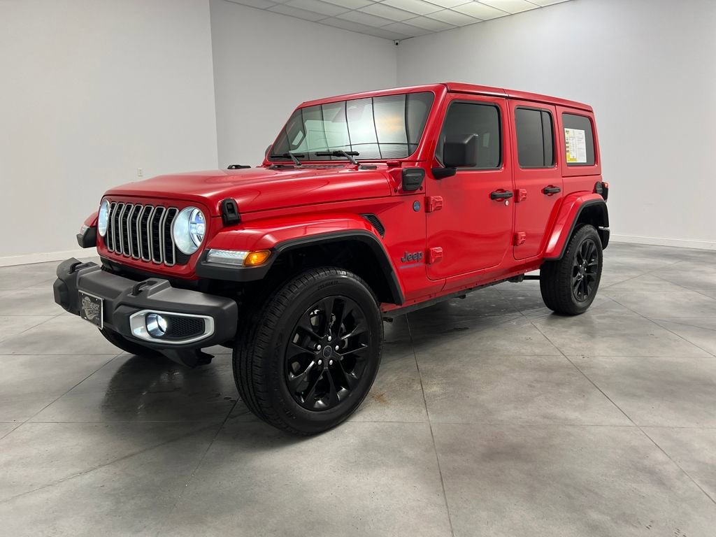 Used 2025 Jeep Wrangler Sahara 4xe image 3