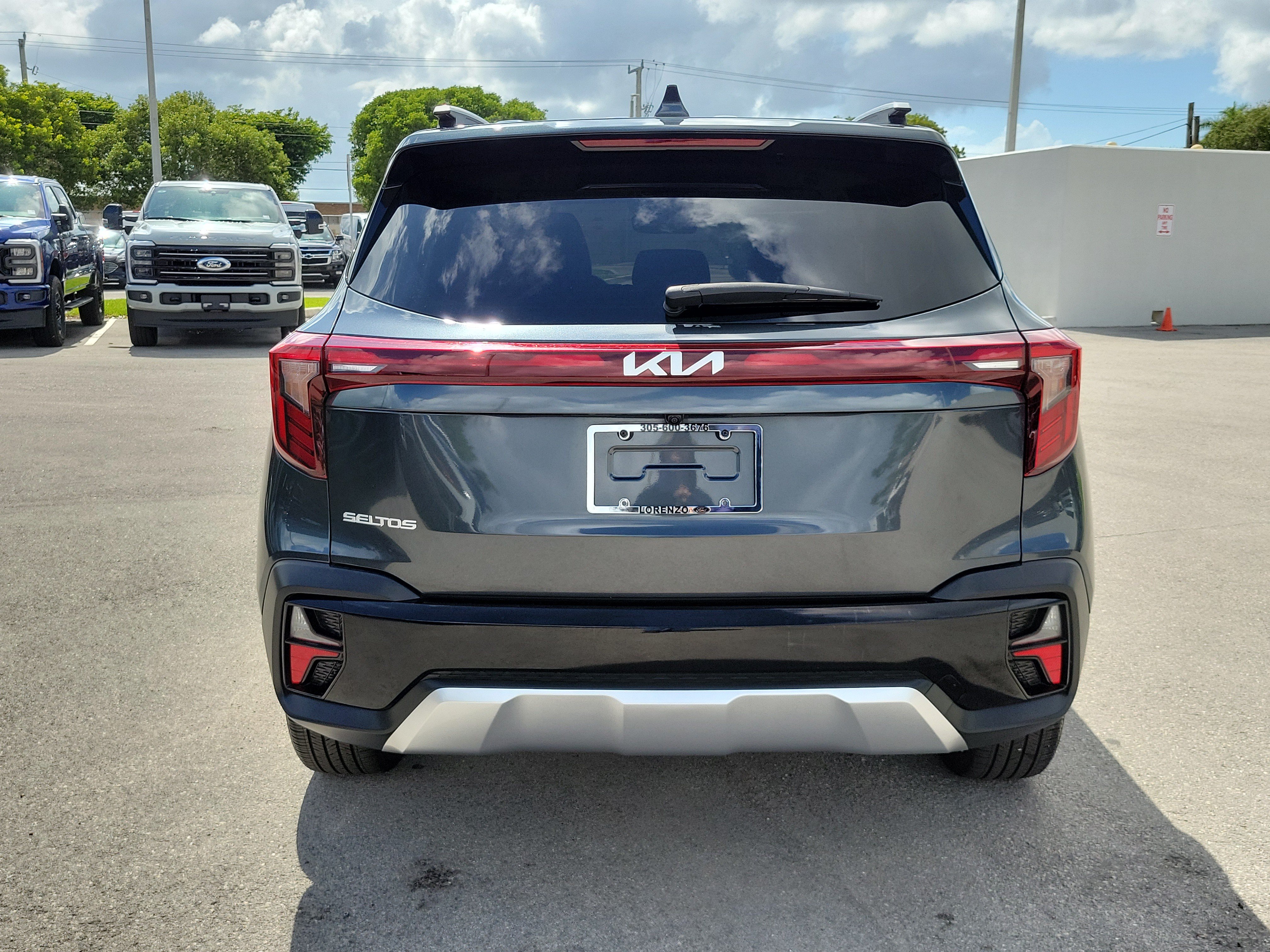 Used 2025 Kia Seltos S FWD image 6