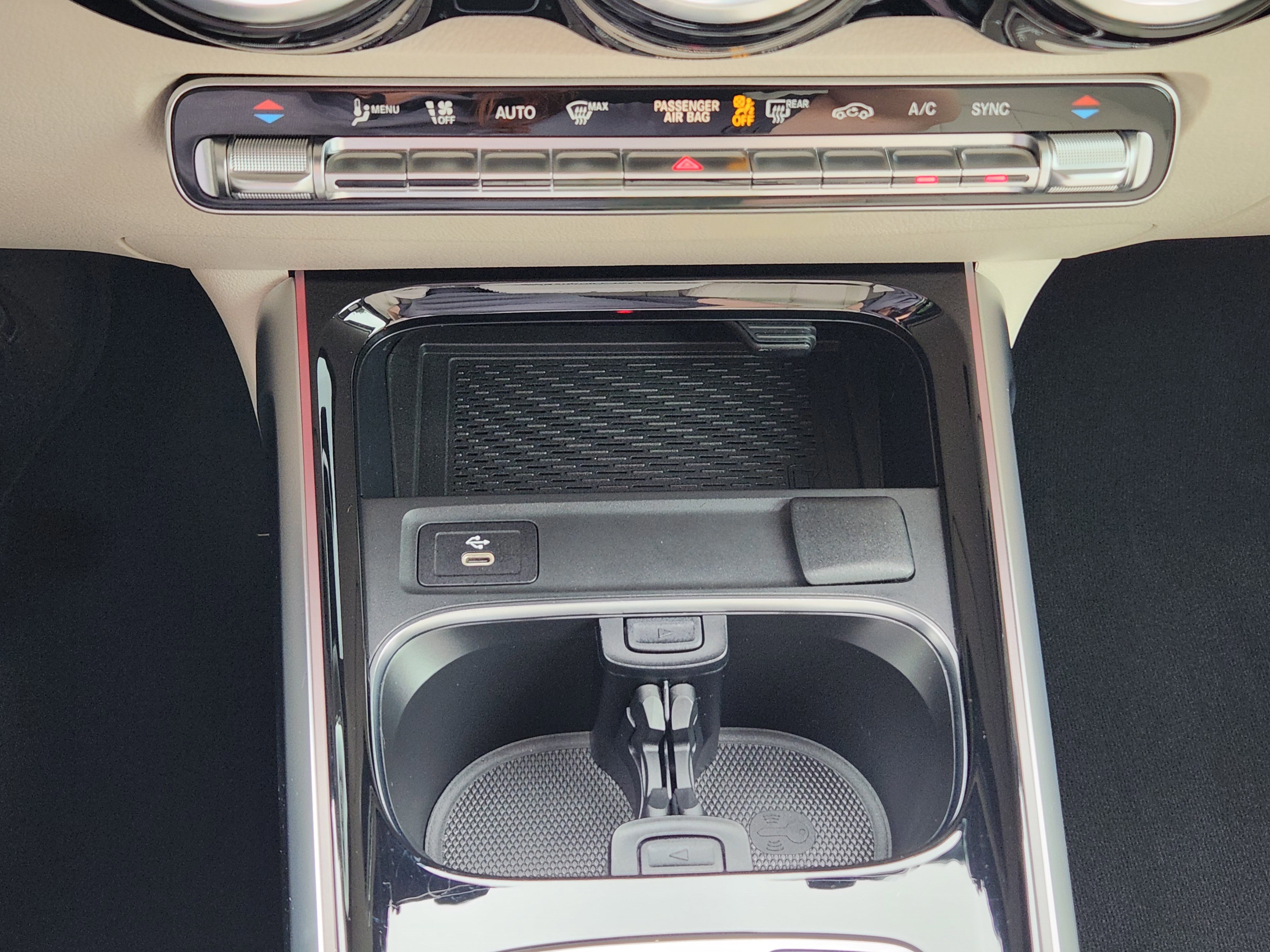 Used 2025 Mercedes-Benz GLB 250 image 12