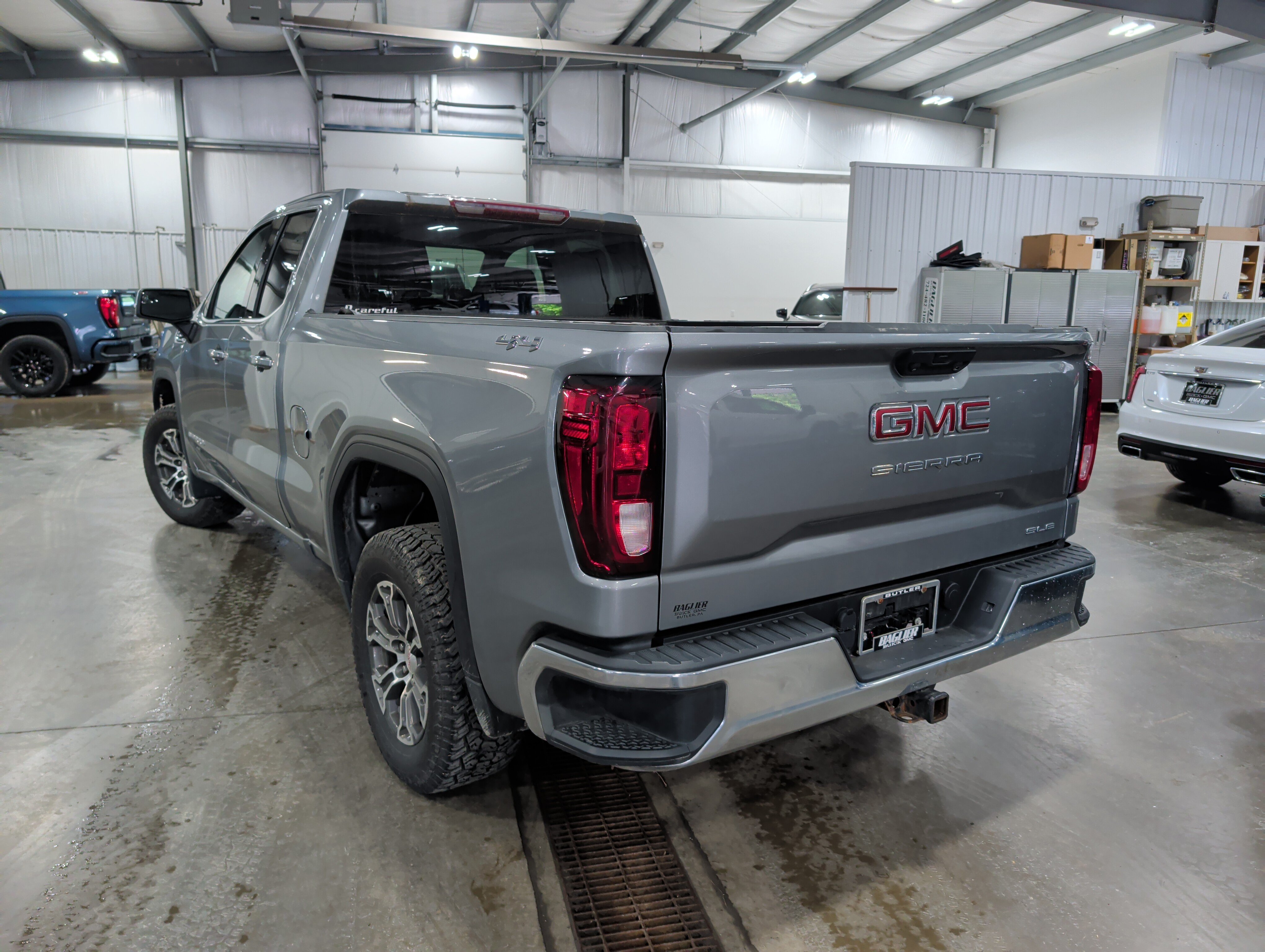 Used 2023 GMC Sierra 1500 SLE AWD/4WD image 5