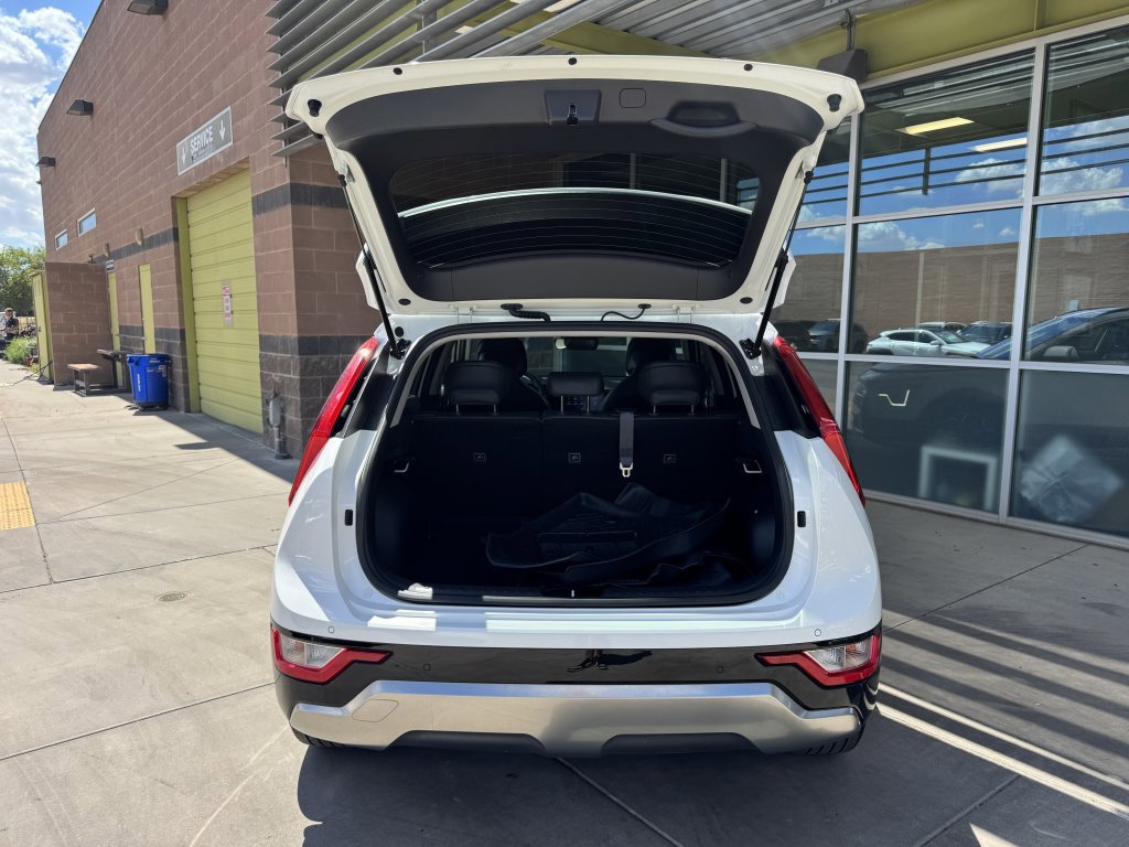 Used 2024 Kia Niro EX Touring FWD image 38