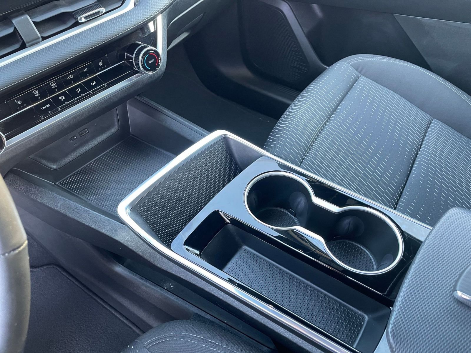 Used 2025 Chevrolet Equinox LT image 35