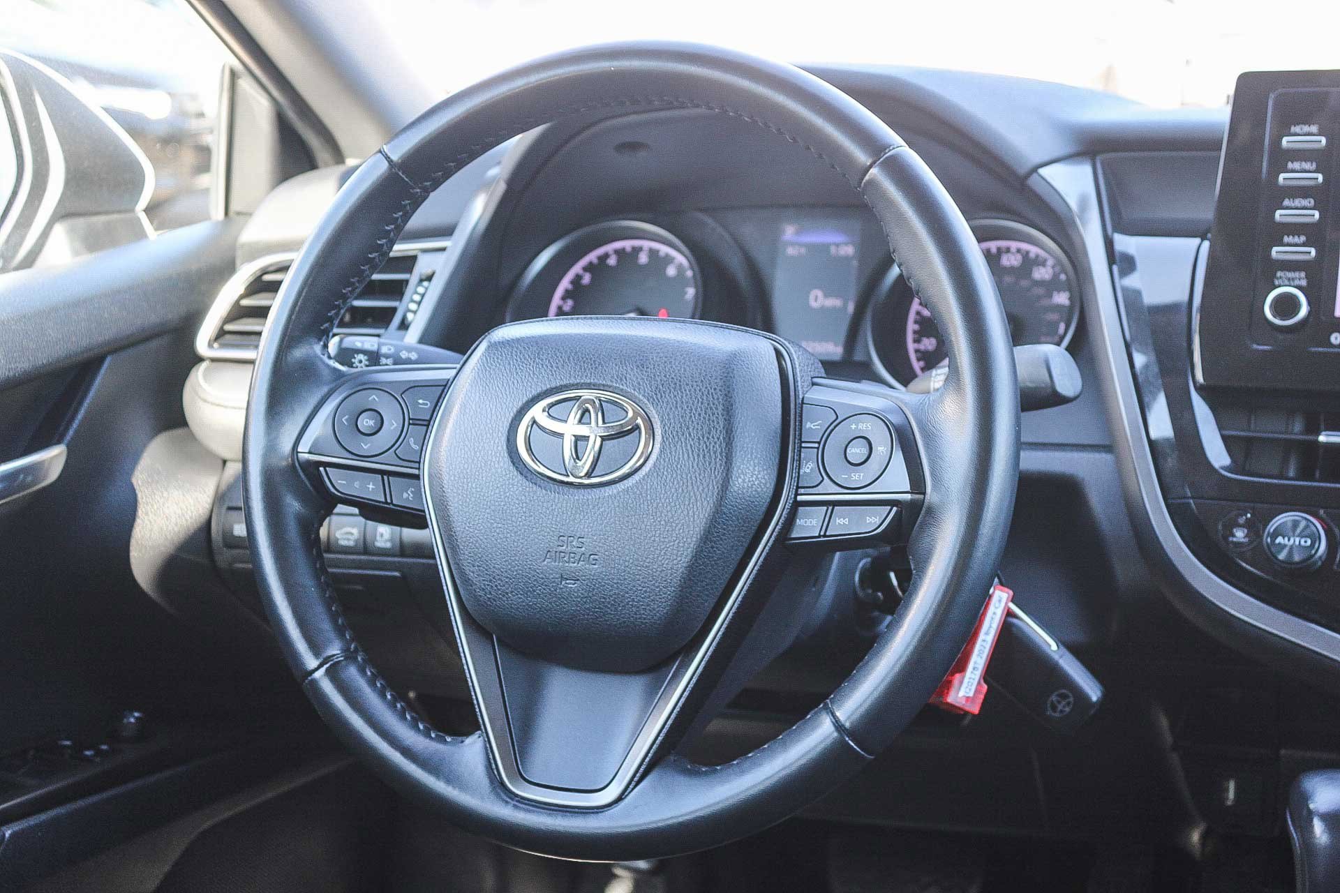 Used 2023 Toyota Camry SE image 16