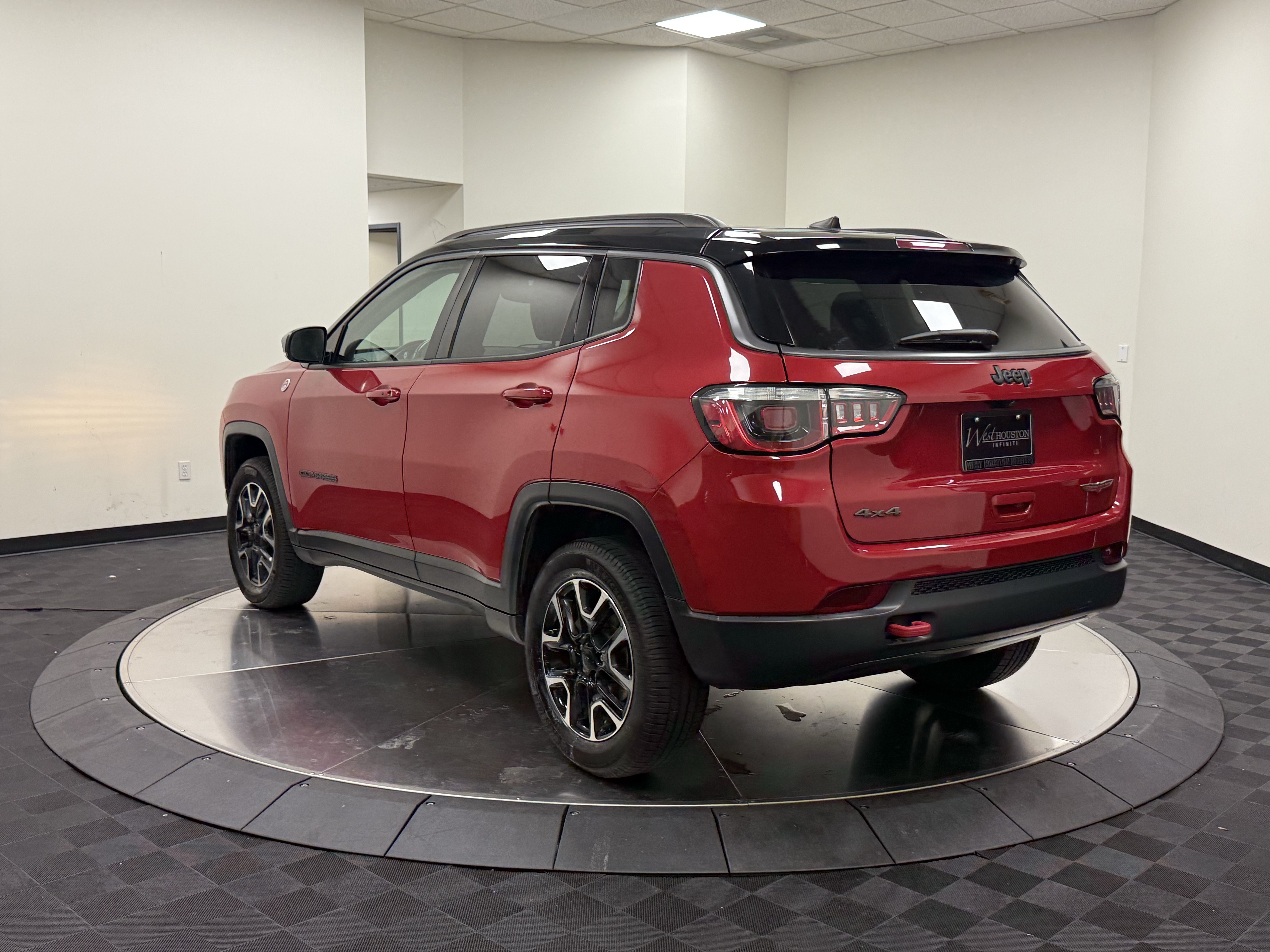 Used 2019 Jeep Compass Trailhawk AWD/4WD image 5