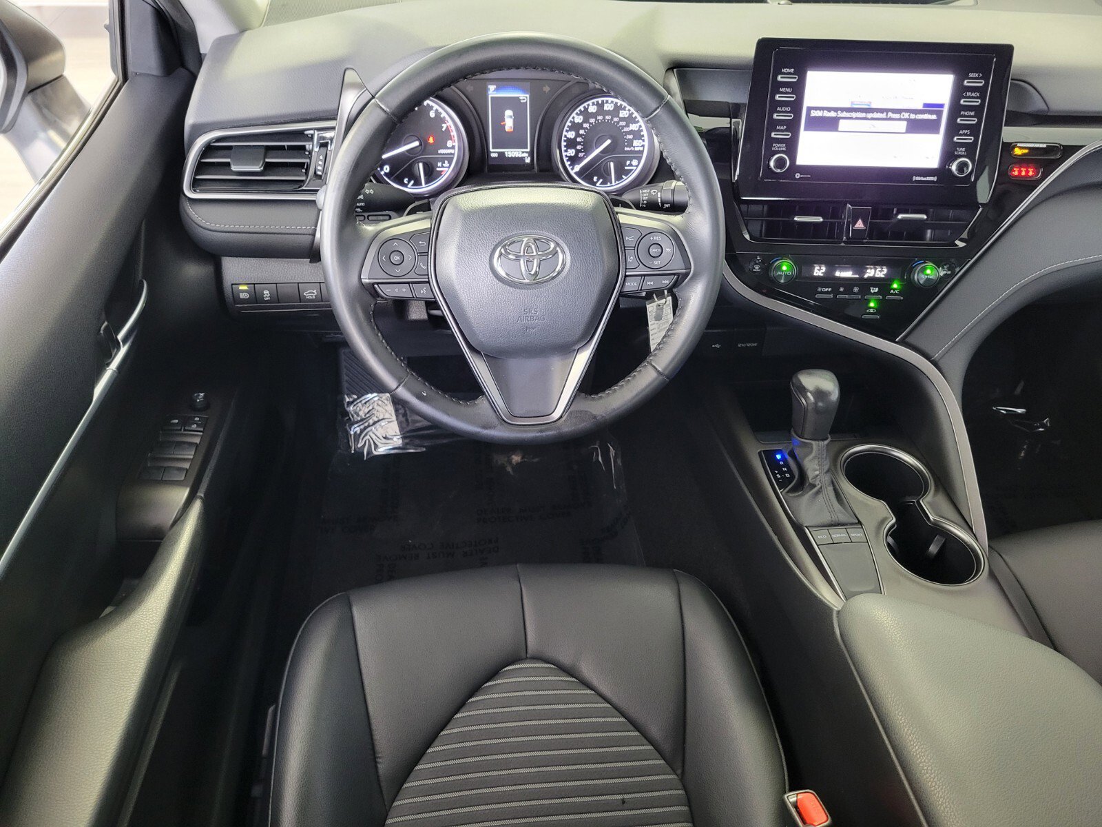 Used 2023 Toyota Camry SE FWD image 12