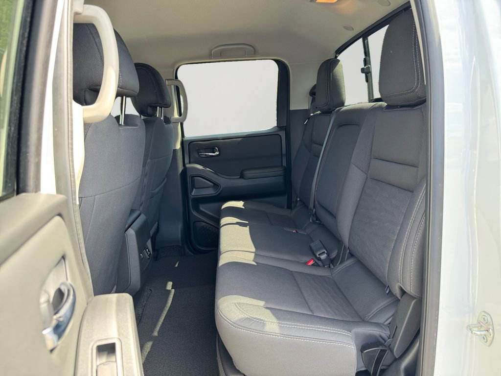 Used 2024 Nissan Frontier SV w/ SV Convenience Package RWD image 15