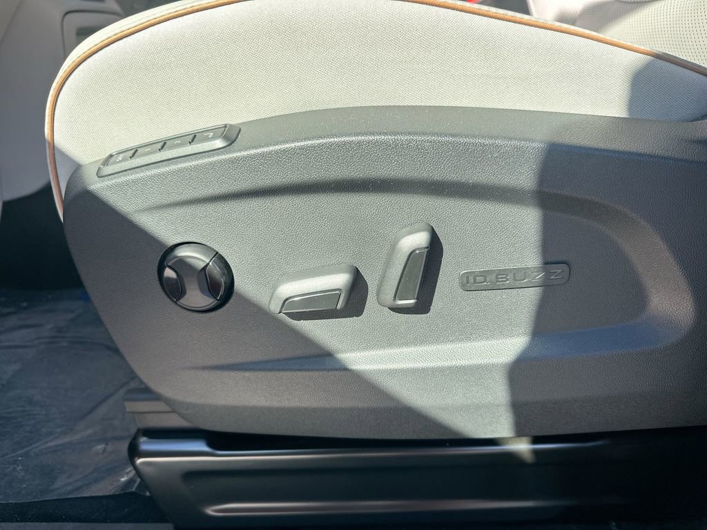 New 2025 Volkswagen ID. Buzz Pro S Plus image 37