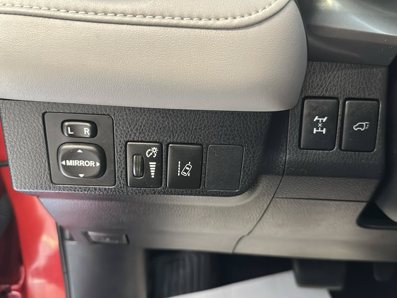 Used 2017 Toyota RAV4 Limited w/ Protection Package AWD/4WD image 11