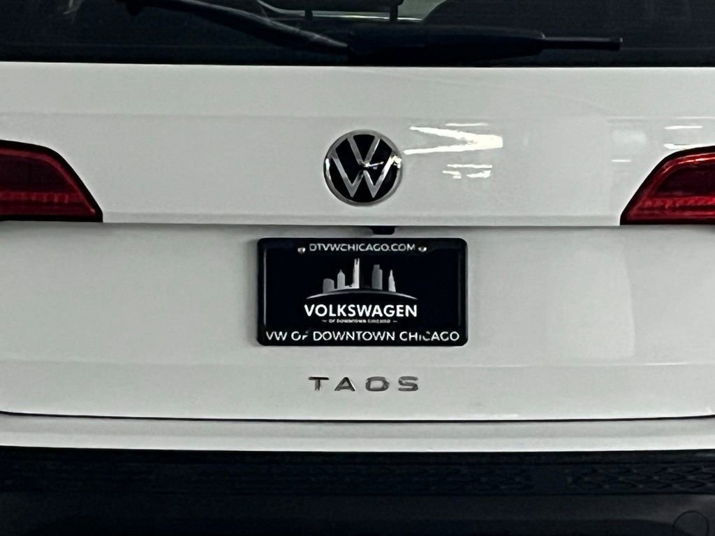Certified 2022 Volkswagen Taos S image 33