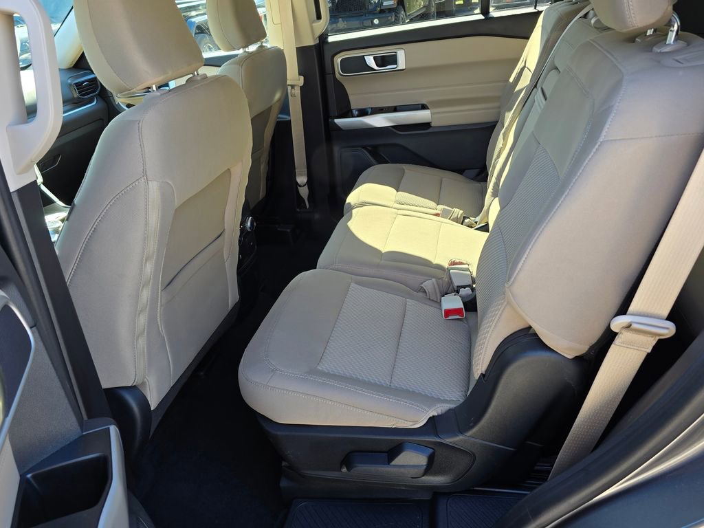 Used 2022 Ford Explorer XLT image 28