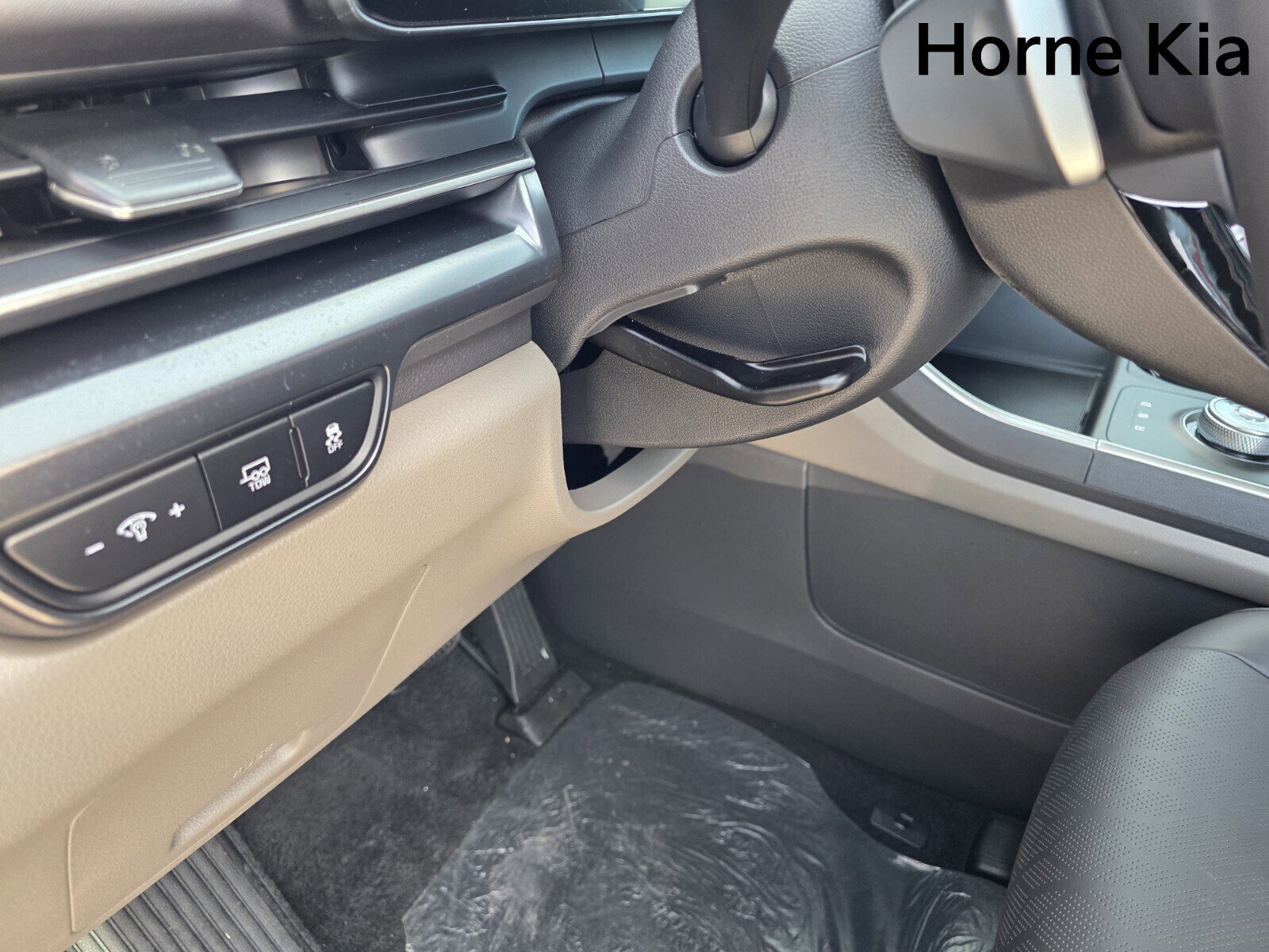 New 2026 Kia Carnival LXS FWD image 14