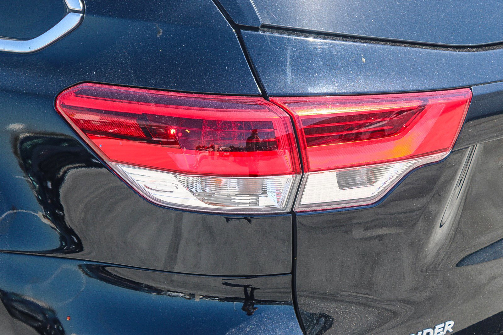 Used 2017 Toyota Highlander XLE w/ Carpet Mat Package FWD image 11