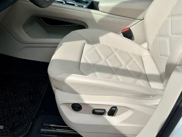 Used 2024 Volkswagen Atlas SE image 14