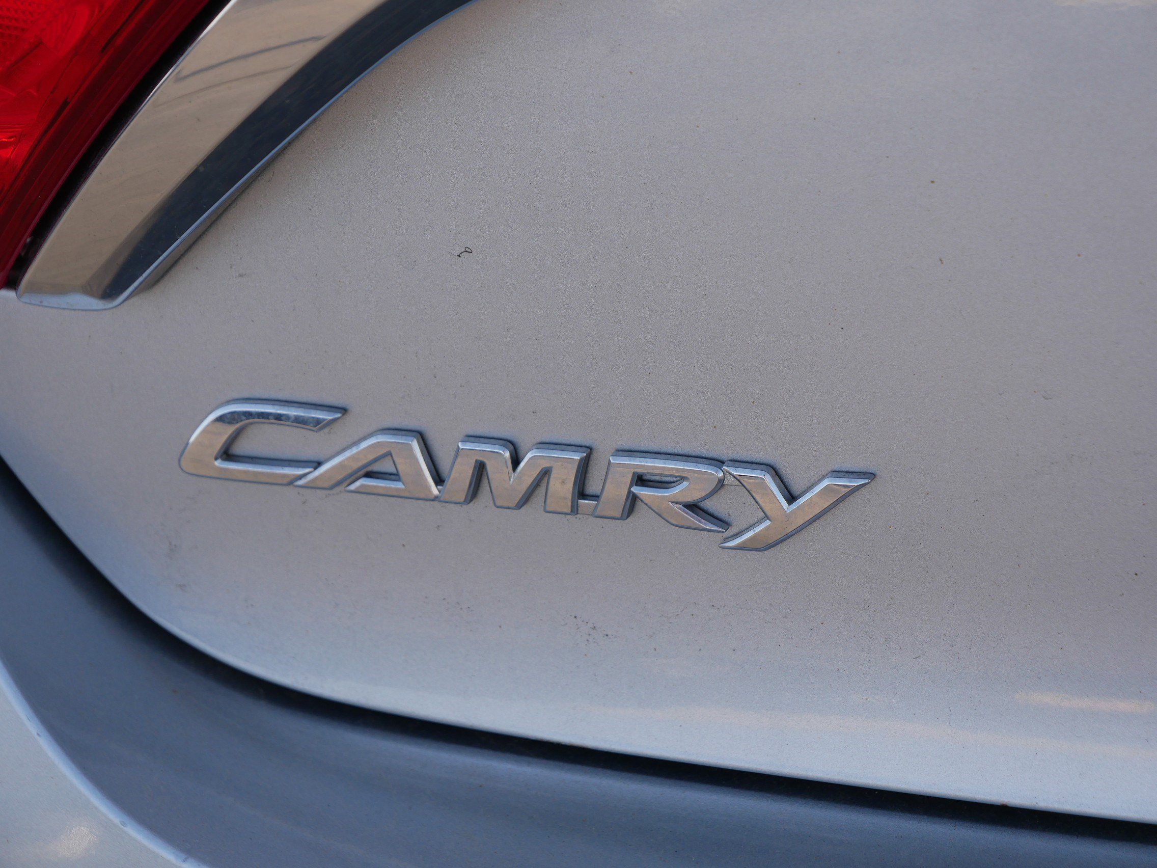 Used 2015 Toyota Camry LE image 7