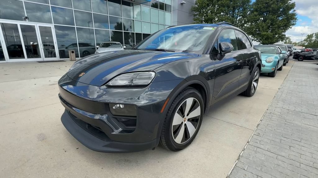 Used 2024 Porsche Macan 4 Electric AWD/4WD image 4