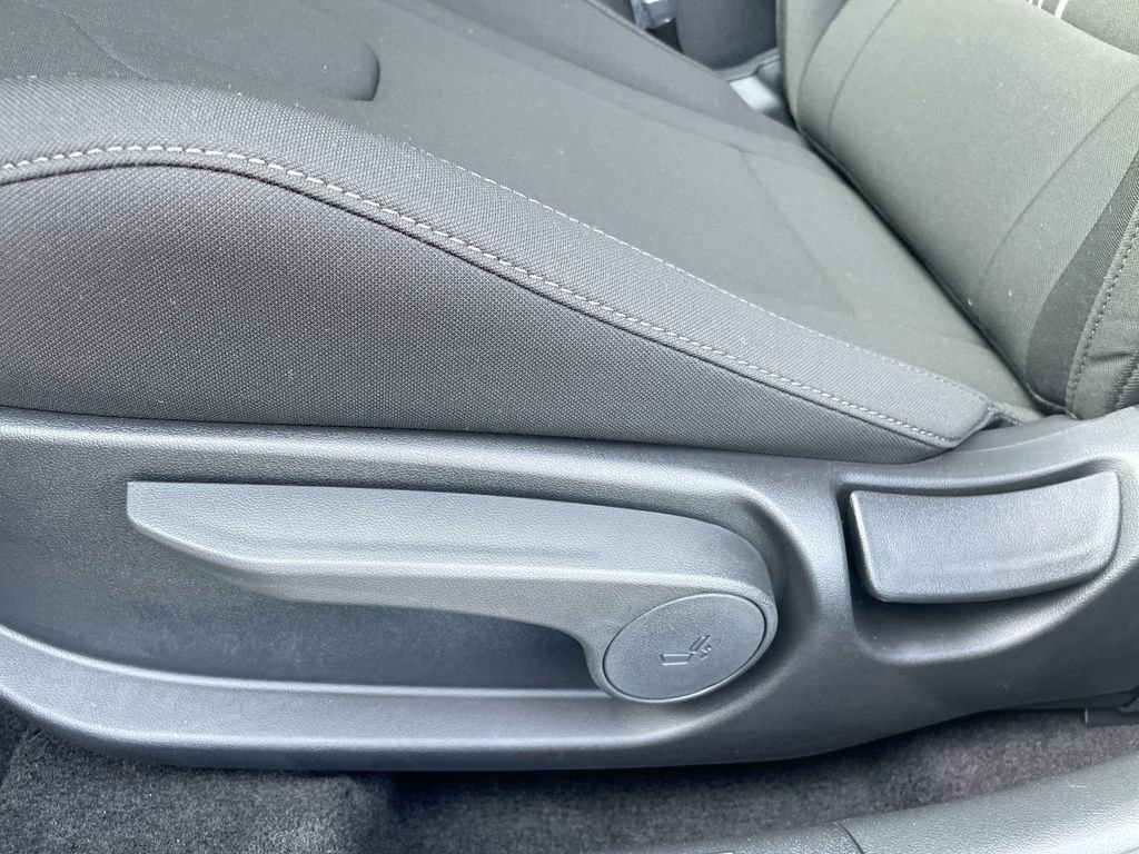 Used 2025 Hyundai Elantra Sport image 38