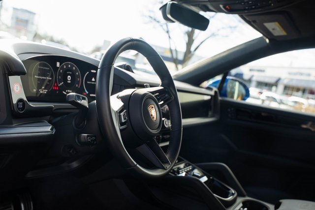 Used 2025 Porsche Cayenne GTS image 30
