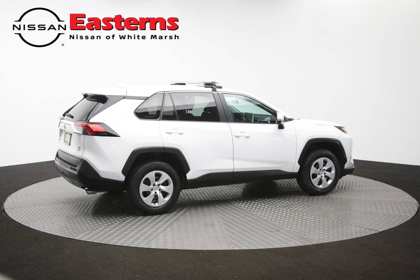 Used 2023 Toyota RAV4 LE AWD/4WD image 42