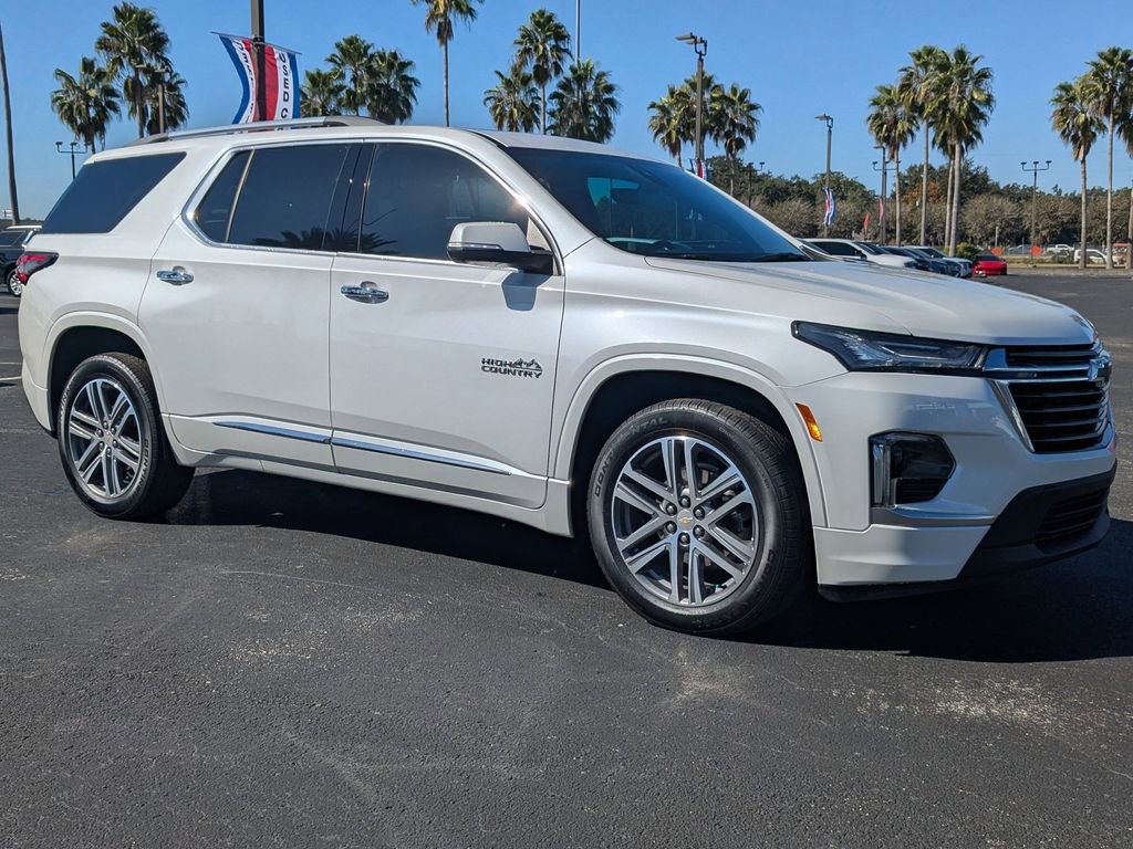 Used 2024 Chevrolet Traverse High Country image 2