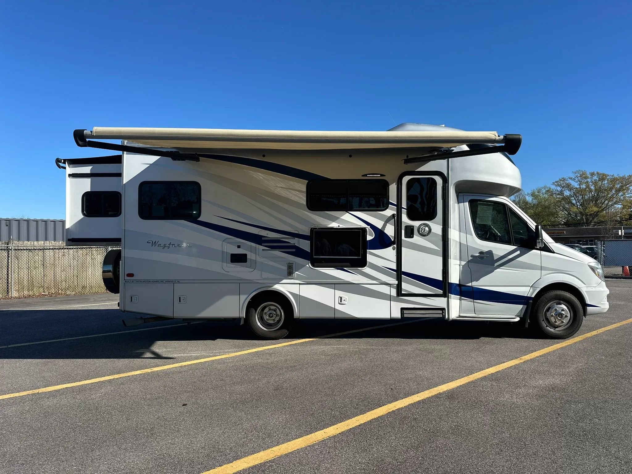 Used 2017 Mercedes-Benz Sprinter 3500 image 2