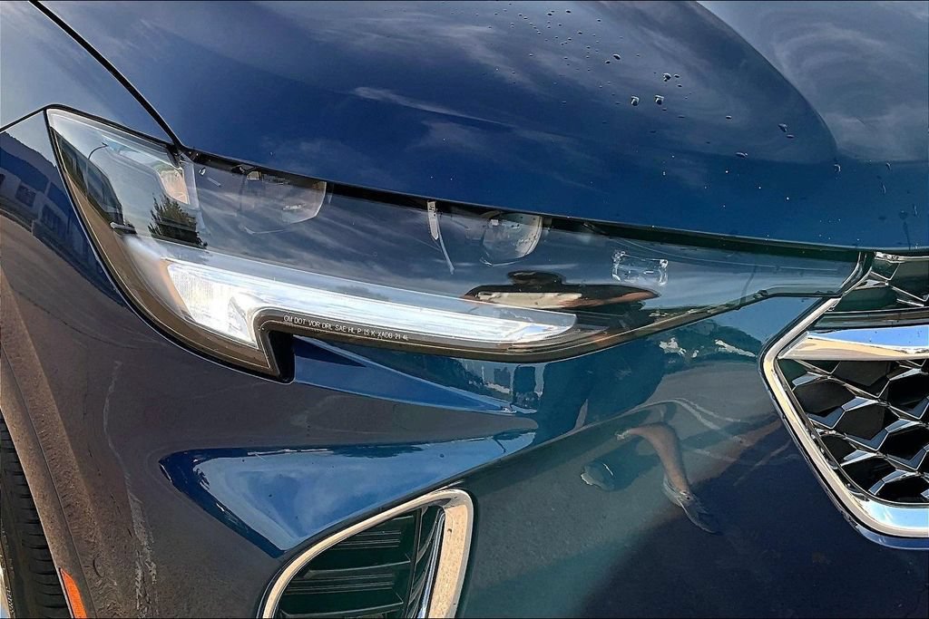Used 2023 Buick Envision Avenir FWD image 30