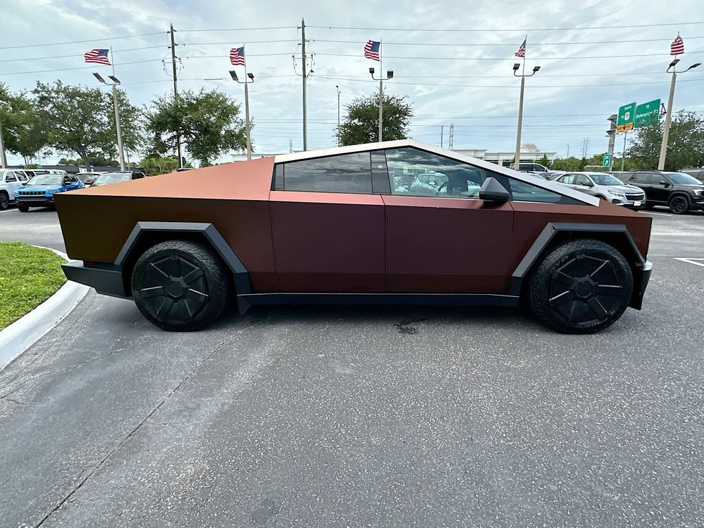 Used 2024 Tesla Cybertruck AWD Crew Cab image 4