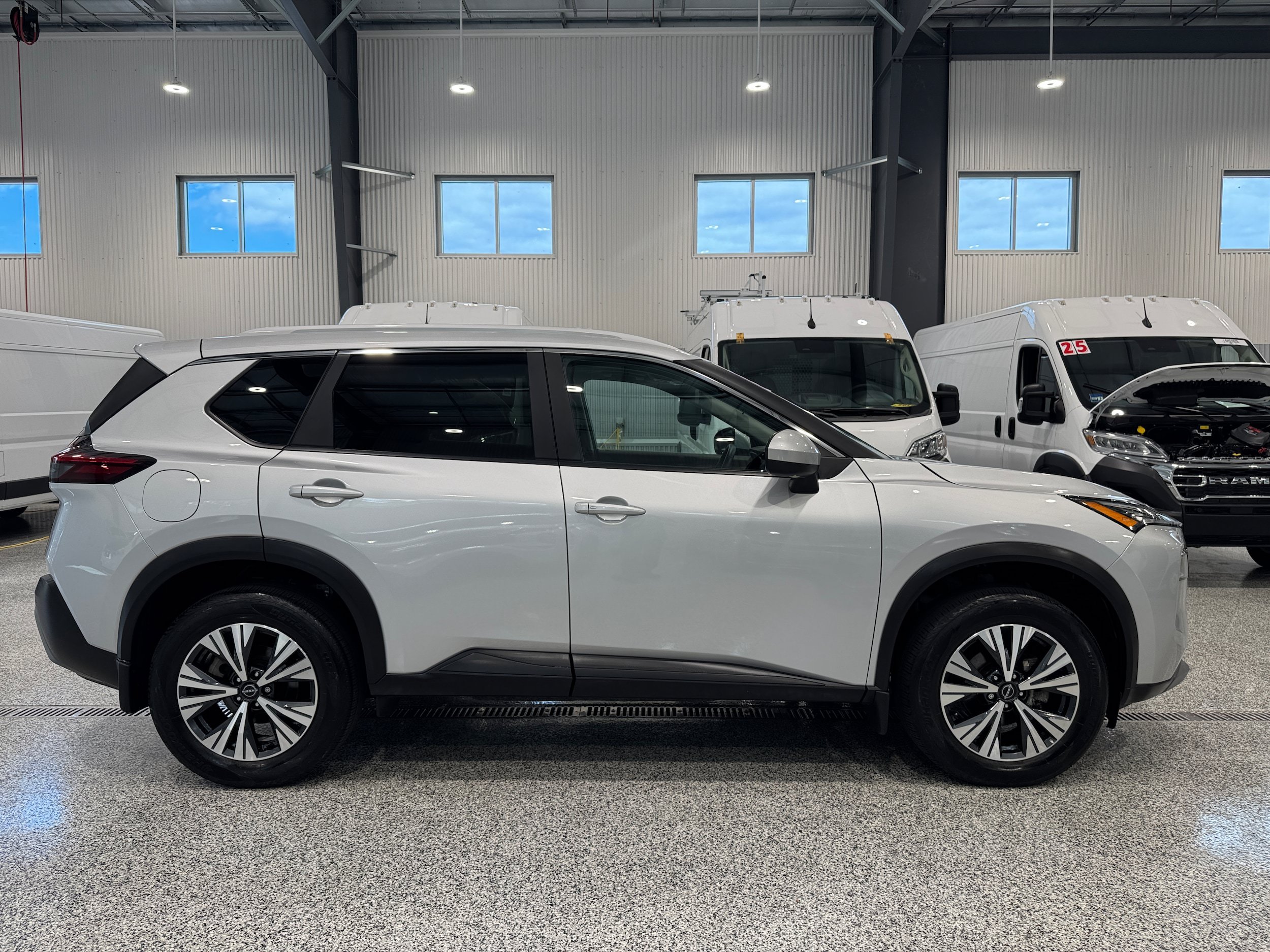 Certified 2023 Nissan Rogue SV w/ SV Premium B Package AWD/4WD image 4