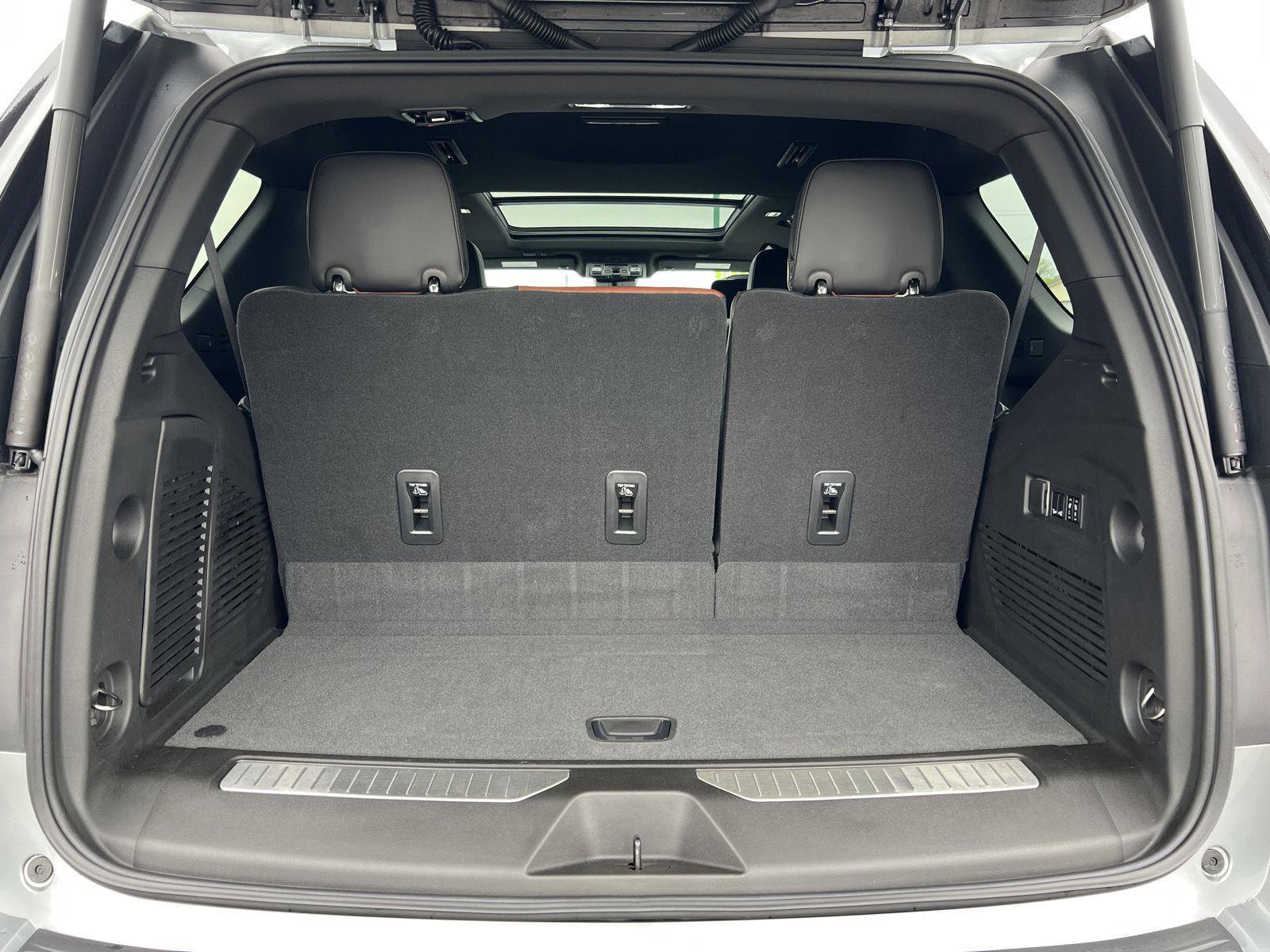 Used 2023 GMC Yukon Denali Ultimate AWD/4WD image 63