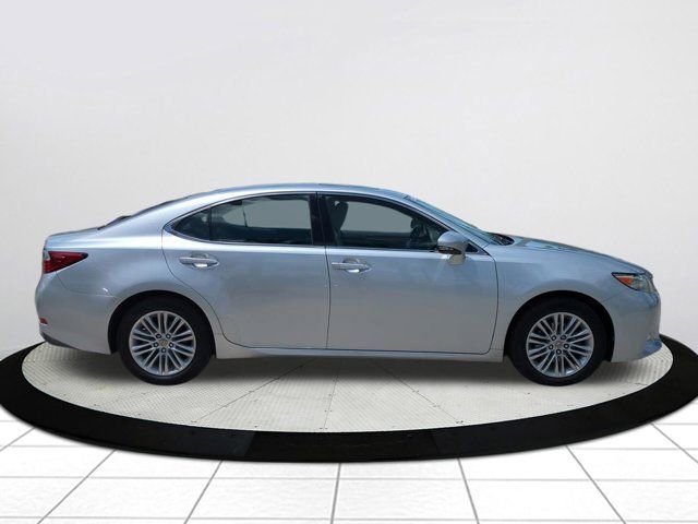 Used 2013 Lexus ES 350 w/ Luxury Pkg image 2