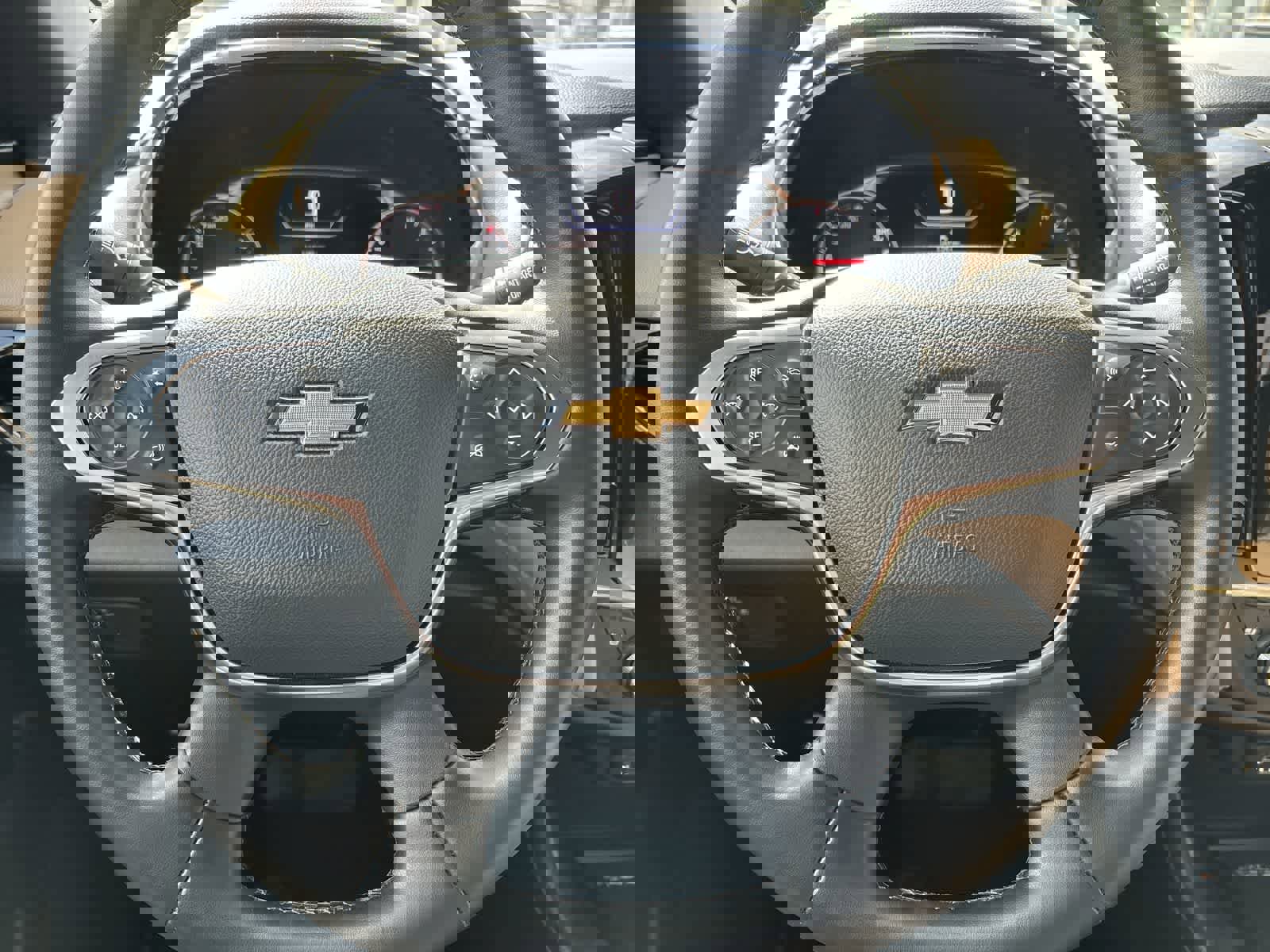 Used 2023 Chevrolet Traverse Premier image 11