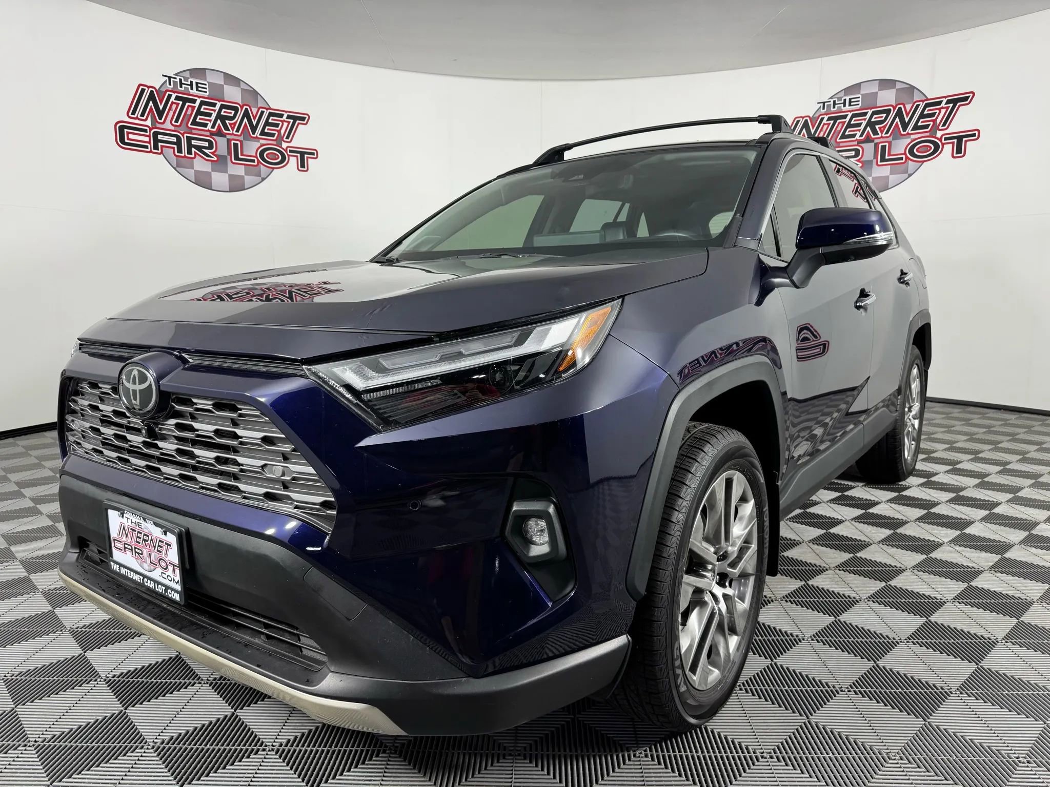 Used 2023 Toyota RAV4 Limited FWD image 3