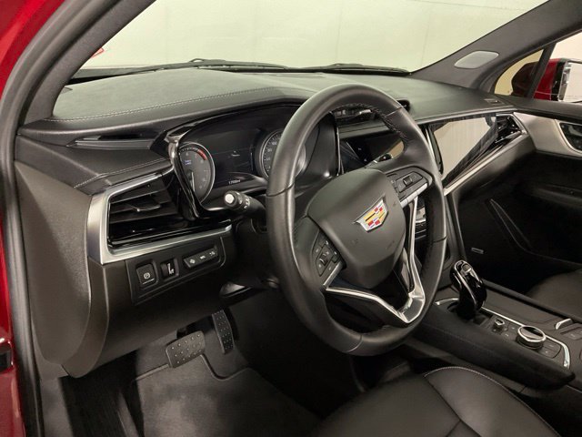 Used 2025 Cadillac XT6 Premium Luxury w/ Technology Package AWD/4WD image 16