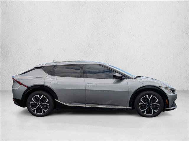 Used 2022 Kia EV6 Wind RWD image 4