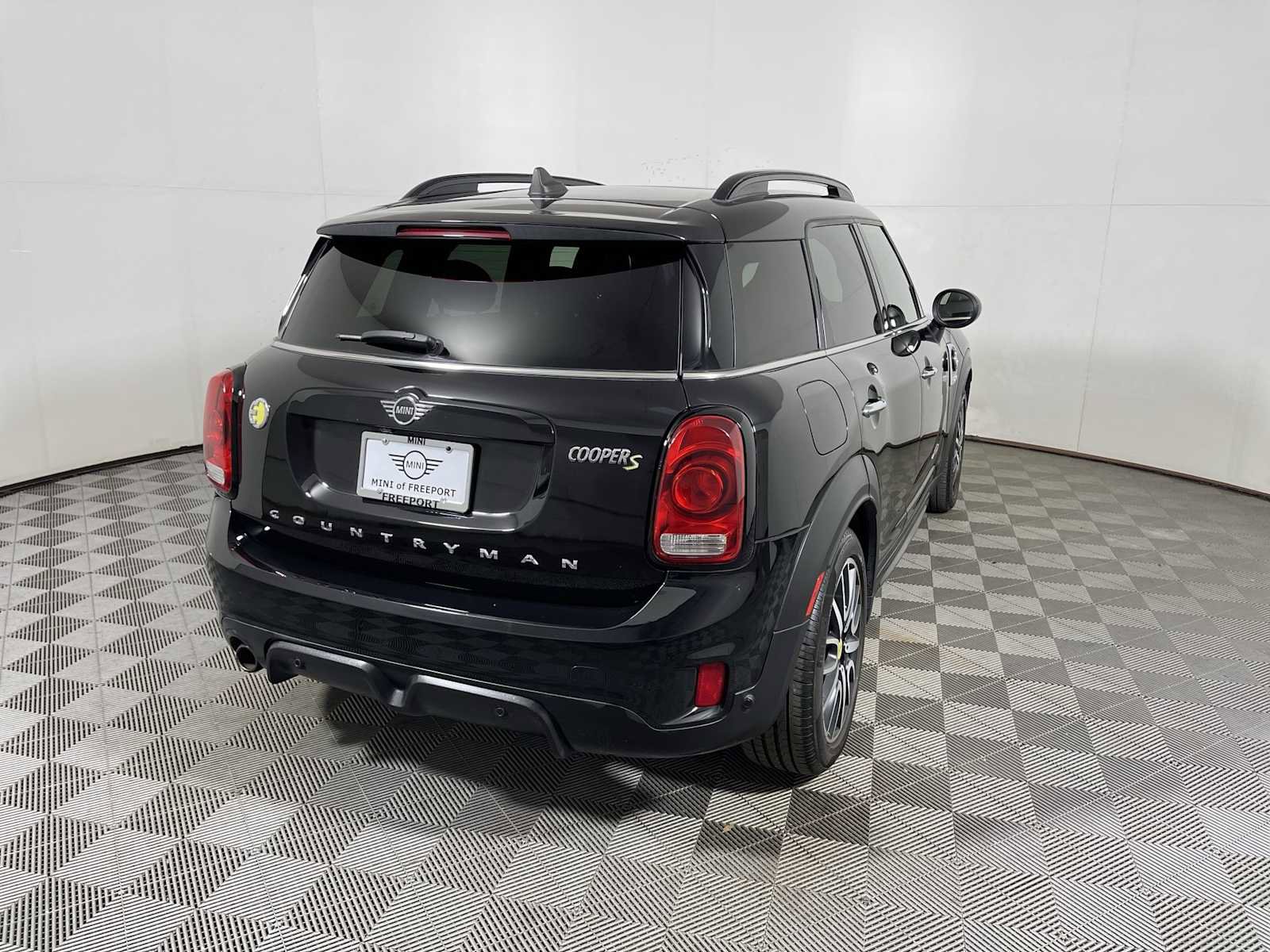 Used 2019 MINI Cooper Countryman SE w/ Signature Upholstery Package image 6