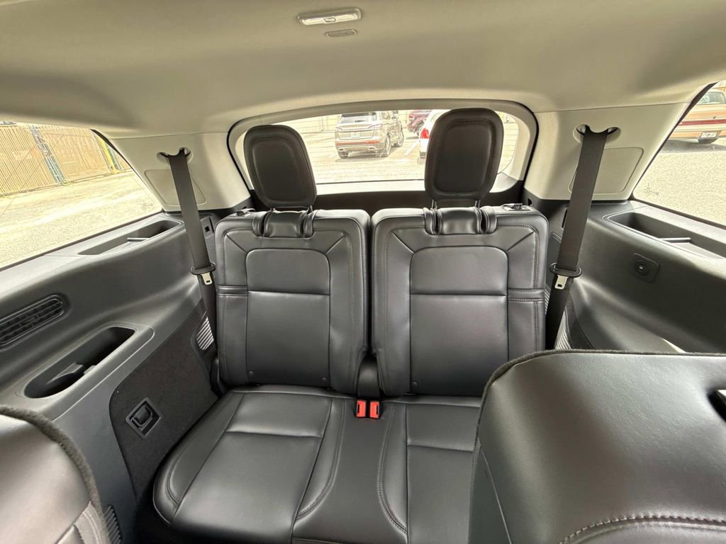 New 2025 Lincoln Aviator Reserve w/ Equipment Group 201A image 15