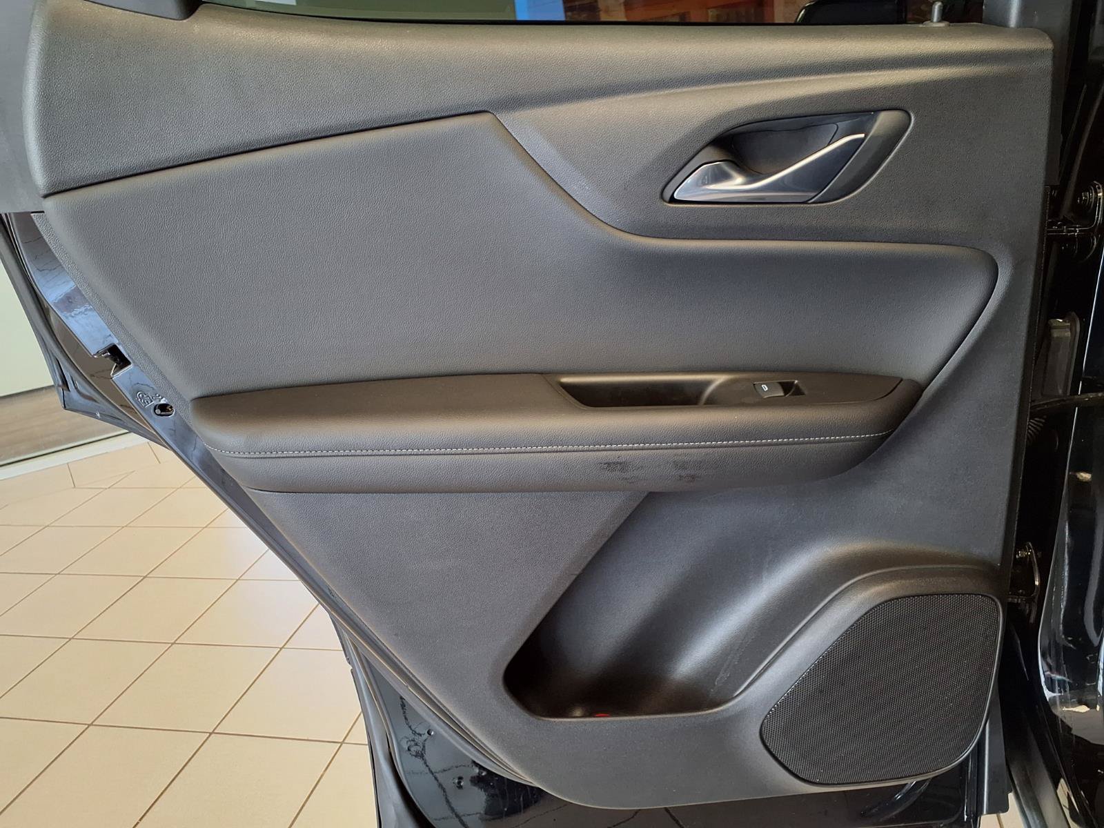 Used 2021 Chevrolet Blazer LT FWD image 17