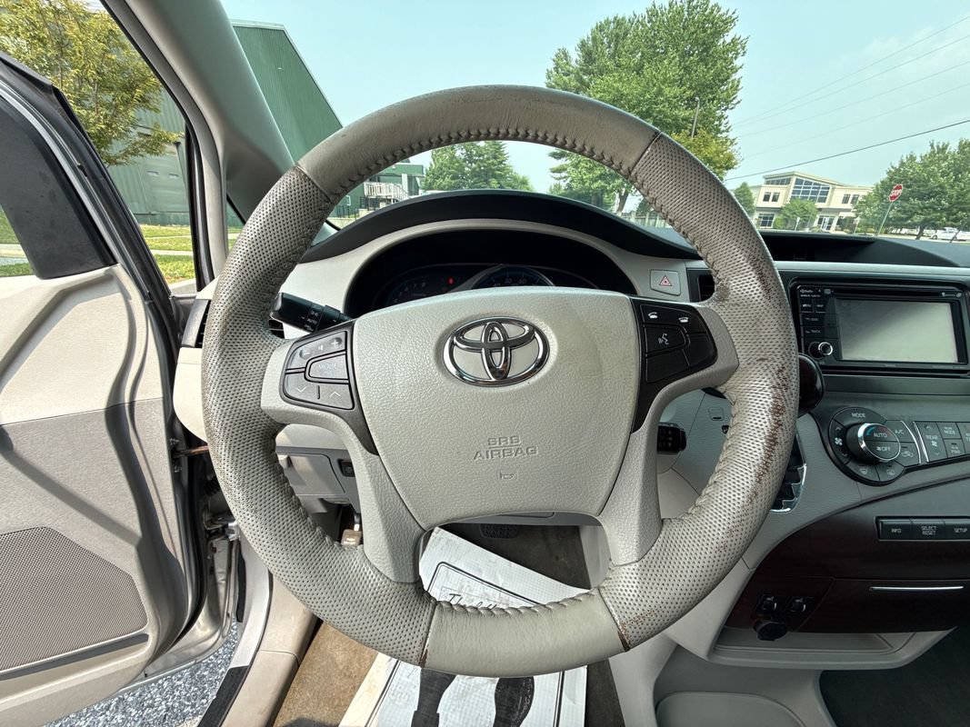 Used 2014 Toyota Sienna XLE AWD/4WD image 20