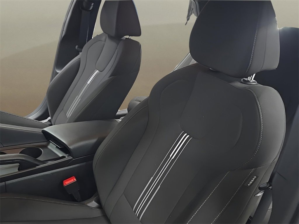 Used 2025 Hyundai Elantra Sport image 13