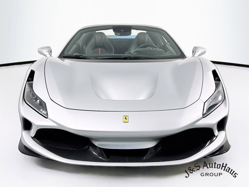 Used 2021 Ferrari F8 Tributo RWD image 2