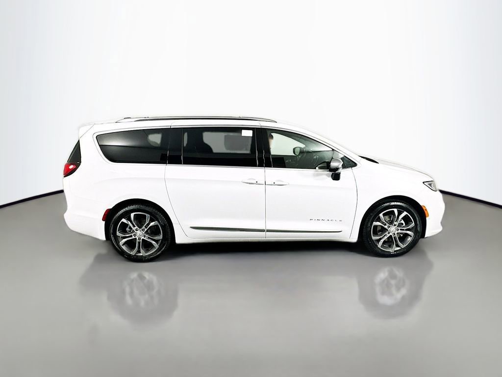 New 2026 Chrysler Pacifica Pinnacle image 8