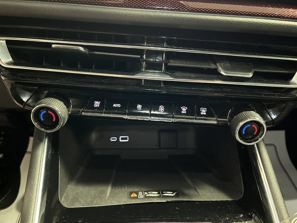 Used 2024 Chevrolet Traverse Z71 w/ LPO, Floor Liner Package AWD/4WD image 19