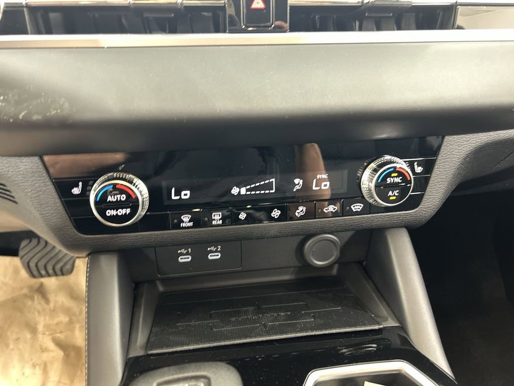 New 2026 Mitsubishi Outlander ES AWD/4WD image 17