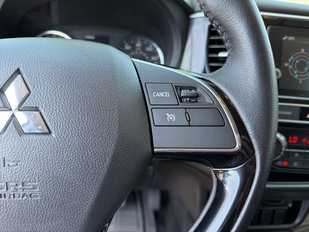 Used 2019 Mitsubishi Outlander SE AWD/4WD image 16