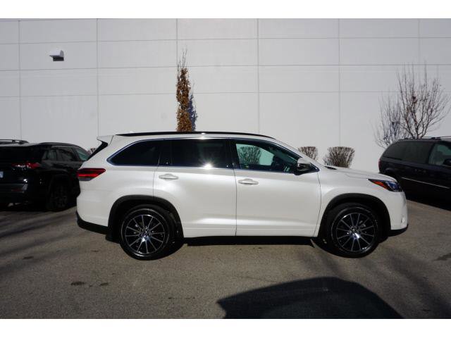 Certified 2018 Toyota Highlander SE image 2