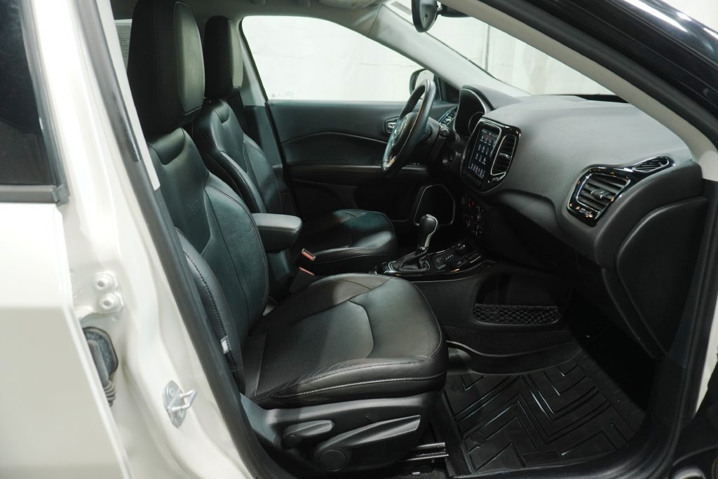 Used 2018 Jeep Compass Limited w/ Safe & Security Group AWD/4WD image 11