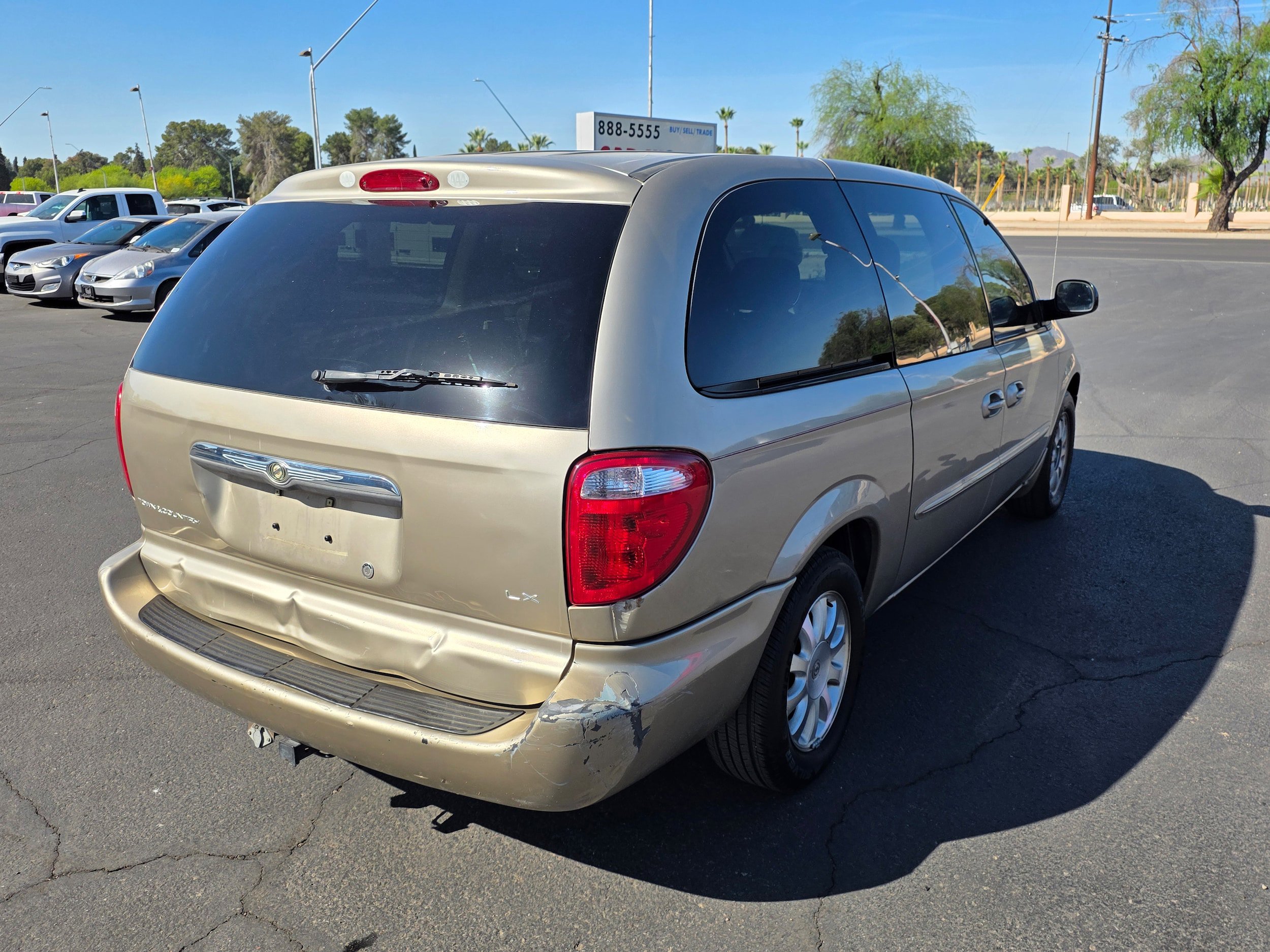 Used 2003 Chrysler Town & Country LX FWD image 5