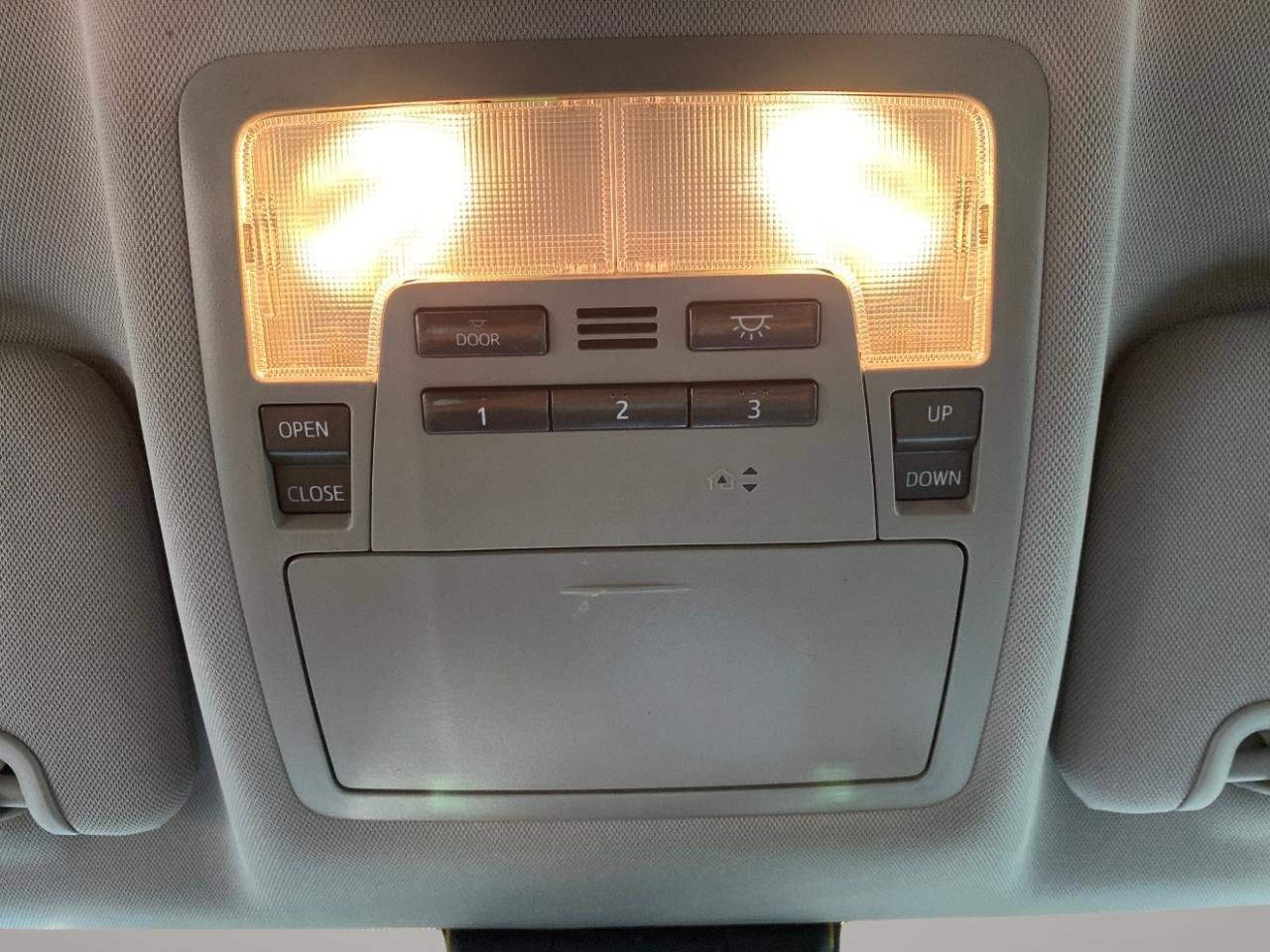 Used 2017 Toyota Highlander XLE image 16