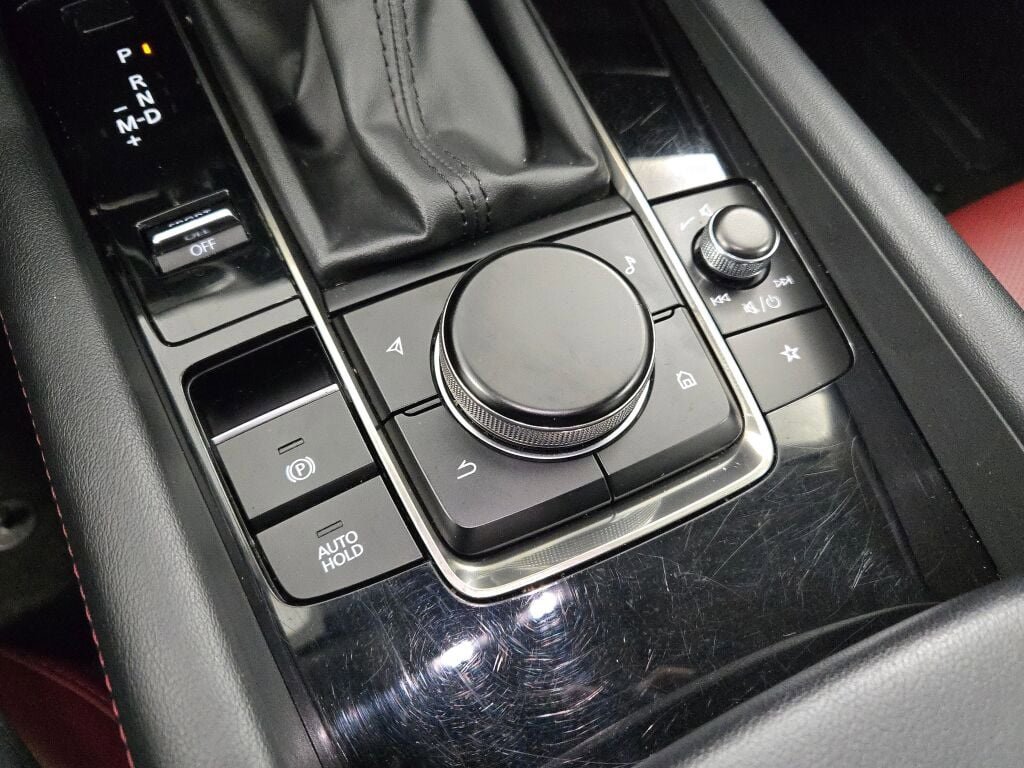 Used 2023 MAZDA MAZDA3 s image 31