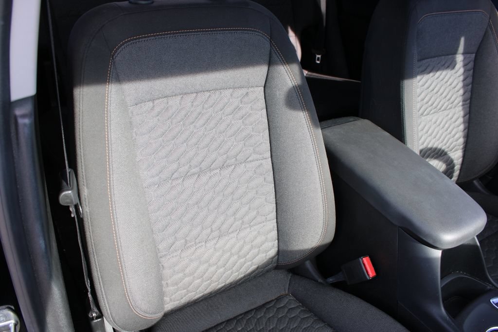 Used 2019 Chevrolet Equinox LT FWD image 14