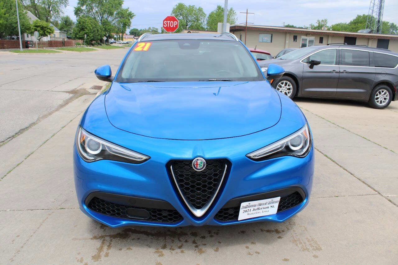 Used 2021 Alfa Romeo Stelvio Ti w/ Nero Edizione AWD/4WD image 4